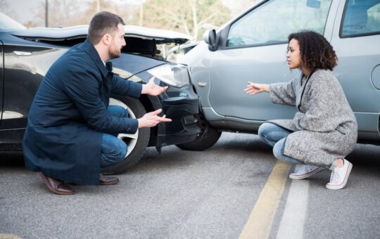 6 Factors to Consider When Choosing a Car Accident Lawyer